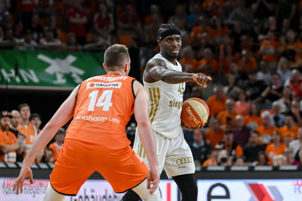 辉的同时 辉的同时