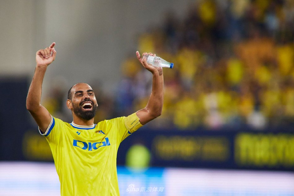 中国女足并 中国女足并